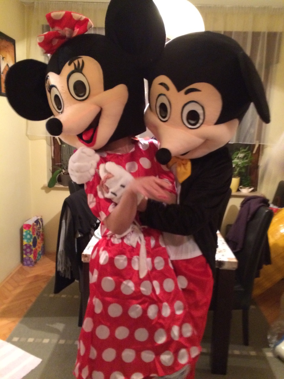 maskote mickey minnie mouse ro�endan